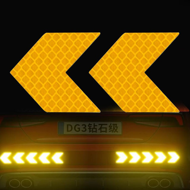 Decal nhựa phản quang được dùng làm biển báo đường