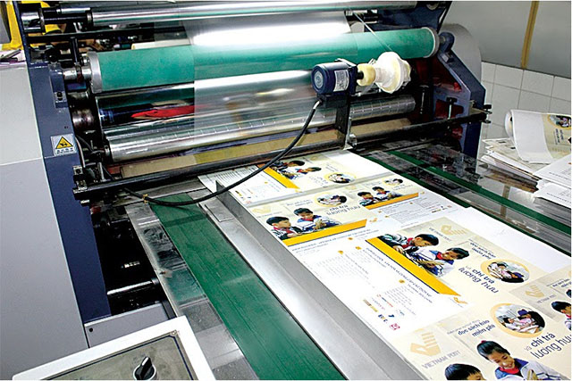 Gia công sau in decal nhựa để tăng tính thẩm mỹ