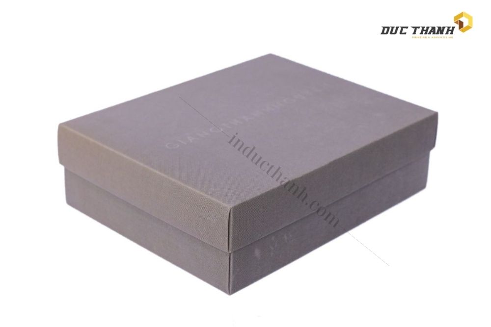 Mẫu in hộp cứng đựng quần áo