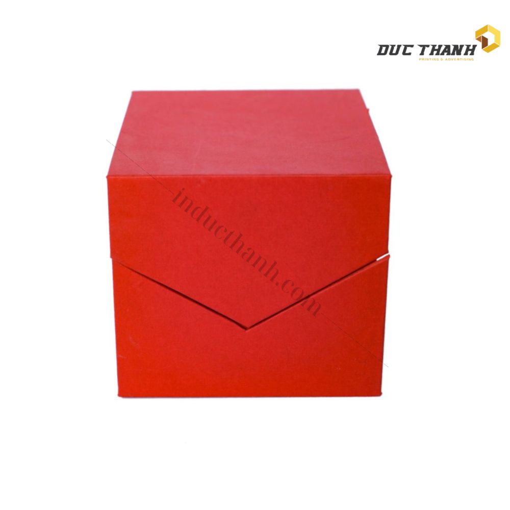 Mẫu in hộp cứng hình vuông nắp nam châm