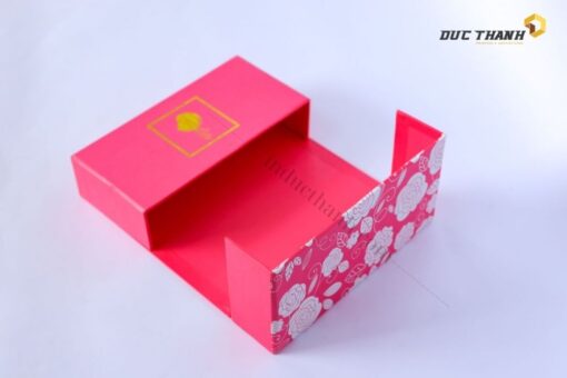 Mẫu in hộp cứng màu hồng