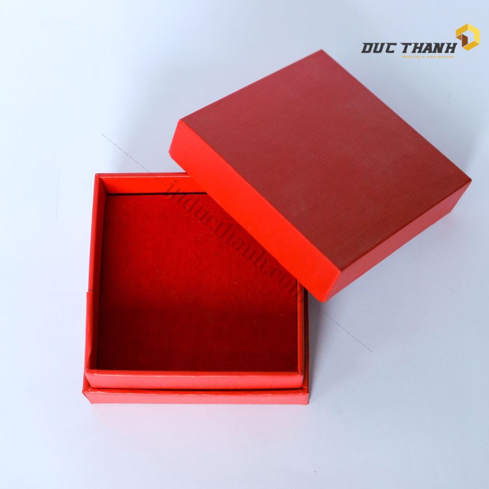 Mẫu in hộp cứng đựng đồ trang sức