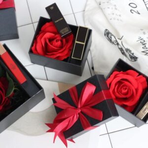 Mẫu hộp quà tặng lễ tình nhân valentine đựng son
