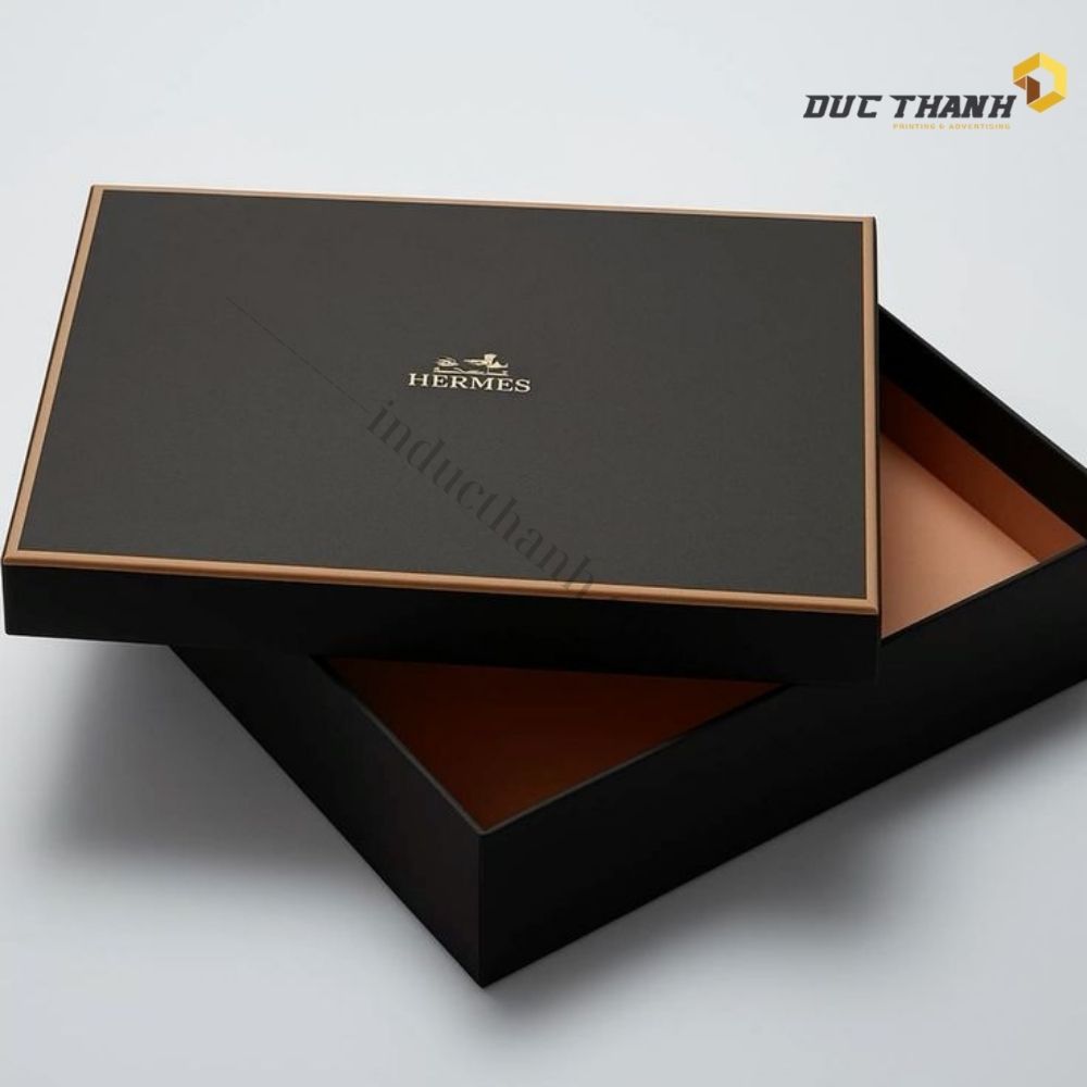Mẫu hộp giấy đựng quần áo Hermès màu đen cao cấp