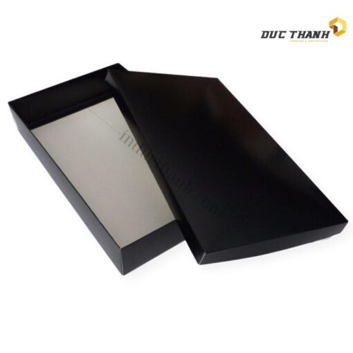 Mẫu hộp giấy đựng quần áo màu đen đơn giản