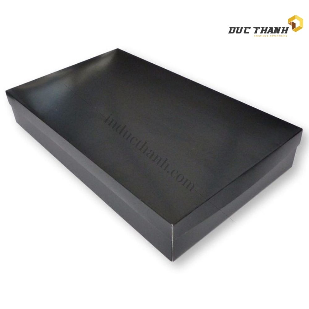 Mẫu hộp giấy đựng quần áo màu đen đơn giản