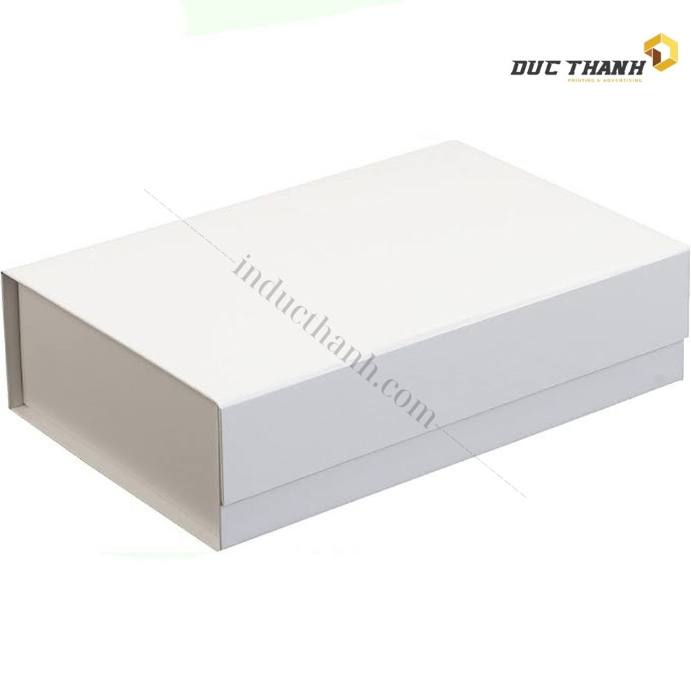 Mẫu hộp giấy đựng quần áo màu trắng nắp rời