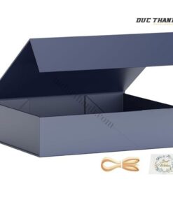 Mẫu hộp giấy đựng quần áo màu xanh than cây nắp gập có phụ kiện