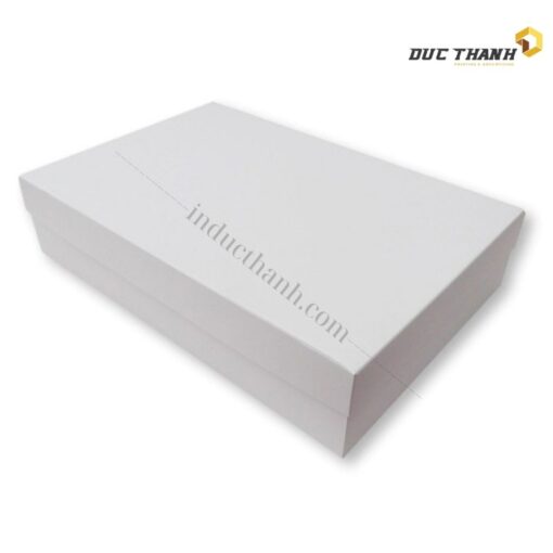 Mẫu hộp giấy đựng quần áo nắp rời trắng