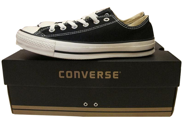 Mẫu hộp giày Converse tiêu chuẩn